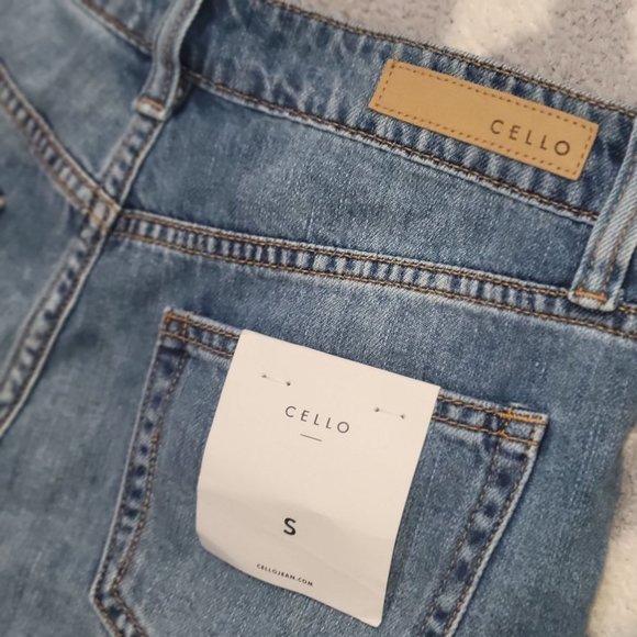 NEW Cello distressed jean Shorts size small - Picture 6 of 8